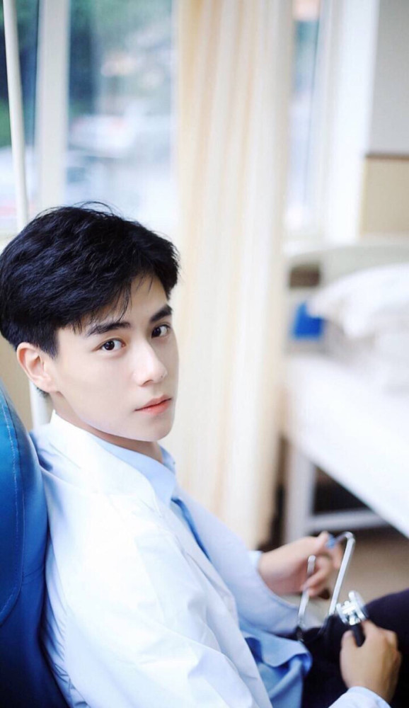 盛一伦|红得快凉得也快的男星，看这4位曾经的顶流，最后一位太可惜！