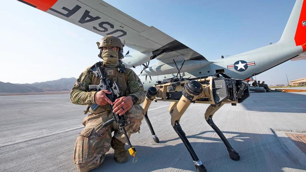 美军使用机器狗巡逻机场，将影响未来科技发展？