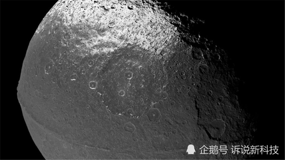 土卫8|土卫8表面出现巨大“焊接痕”，绵延1300公里，它是外星飞船吗？