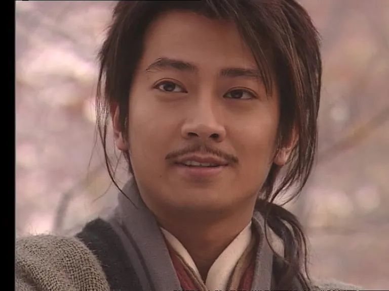 还记得雪花女神龙里的皇甫仁和吗他现在长这样