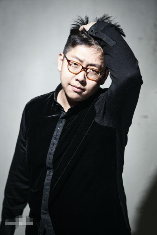 他曾出演《家有儿女》,5岁受张艺谋赏识,现只能在新戏里打酱油