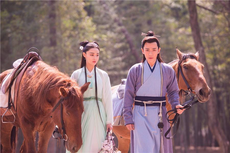 朱一龙合作过的那些女星,和谁最有cp感?杨蓉还是赵丽颖?