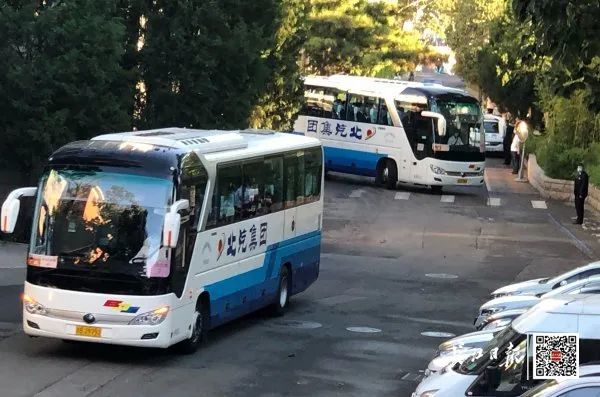 武汉|最新现场！战疫英雄北京重逢，张伯礼邀请钟南山、陈薇：再回武汉看看