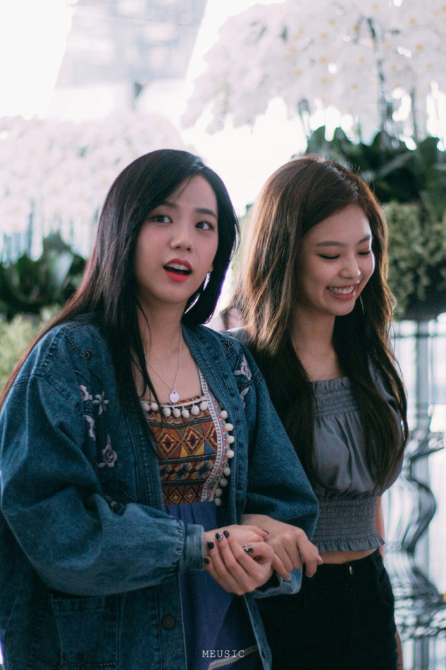 blackpink jisoo&jennie 打啵j邀請你前來吃糖!