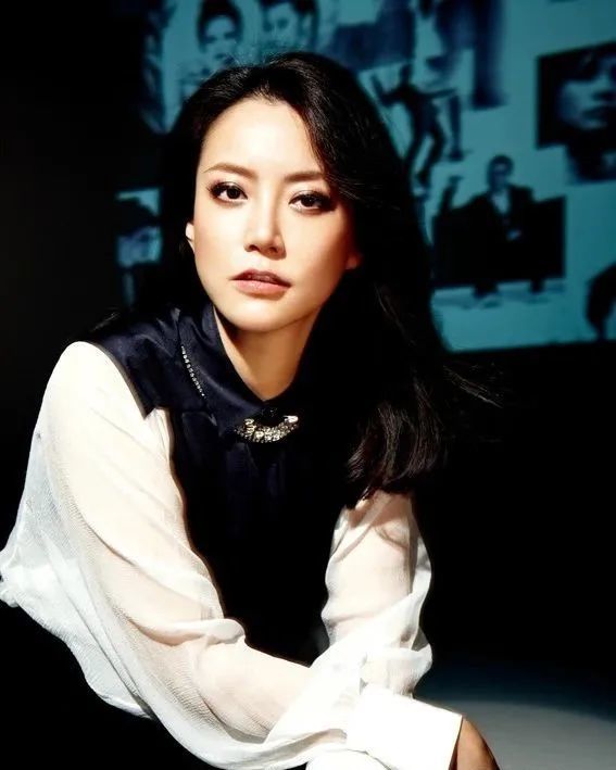 谢霆锋|谢霆锋容祖儿背后的女人：她的战绩，连杨天真都要甘拜下风