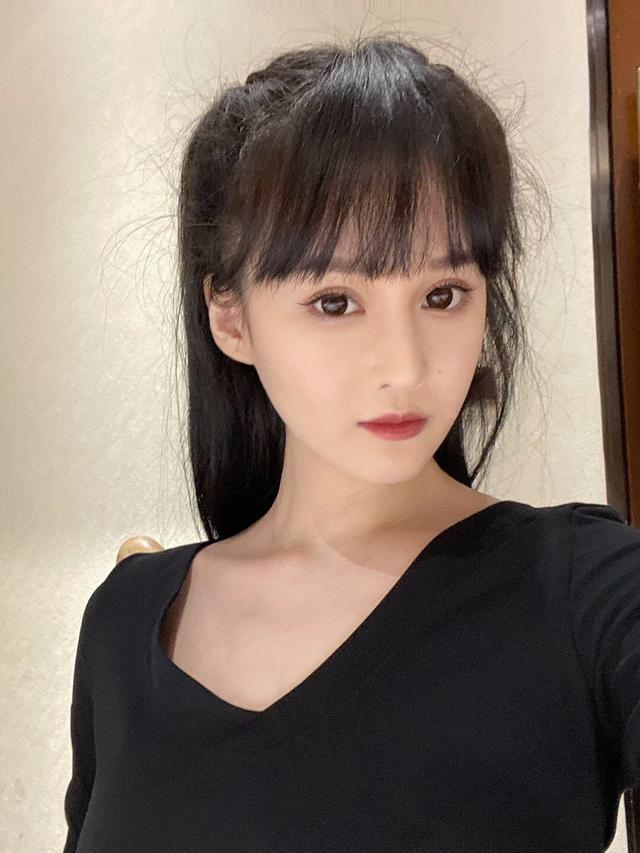 当网红离开滤镜球球原相机素颜照曝光堪称翻版赵本山