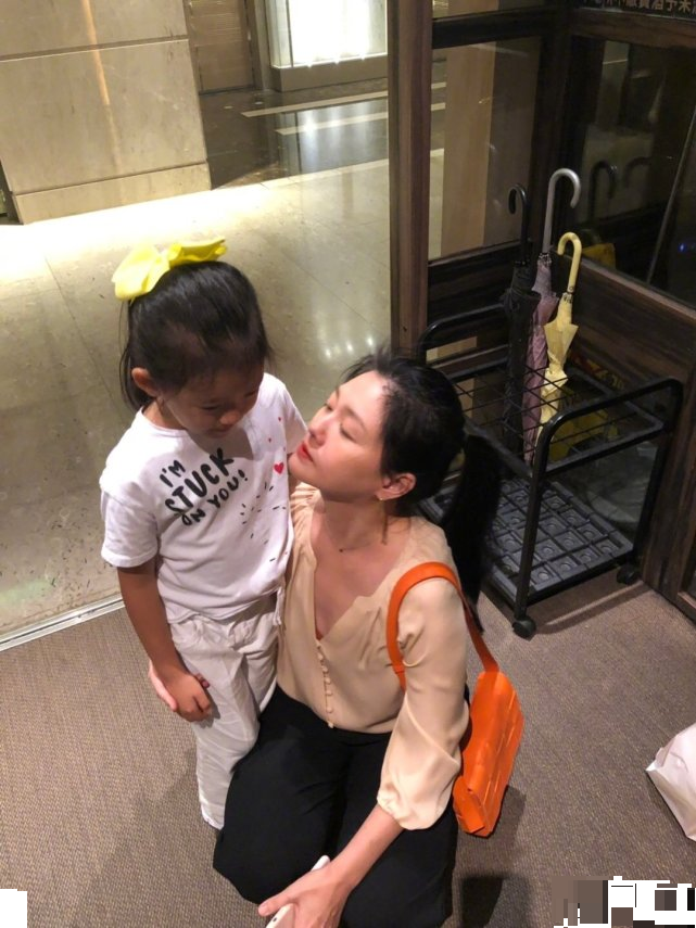 小s|小S回应姐夫“说错话”：自己承担后果，心疼姐姐为家庭失去自我
