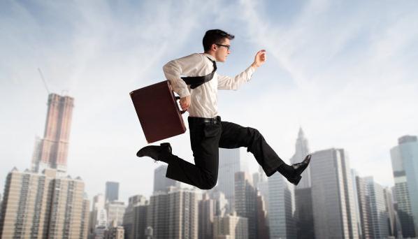 职场思维努力工作未必是成功捷径学会应对降维打击才是智慧选择