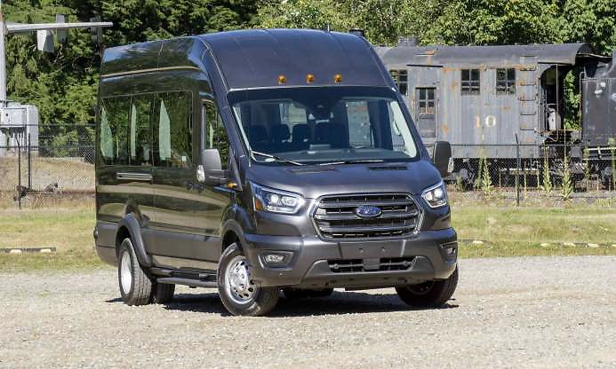 2020年福特全顺350 awd加长版面包车:动力充沛