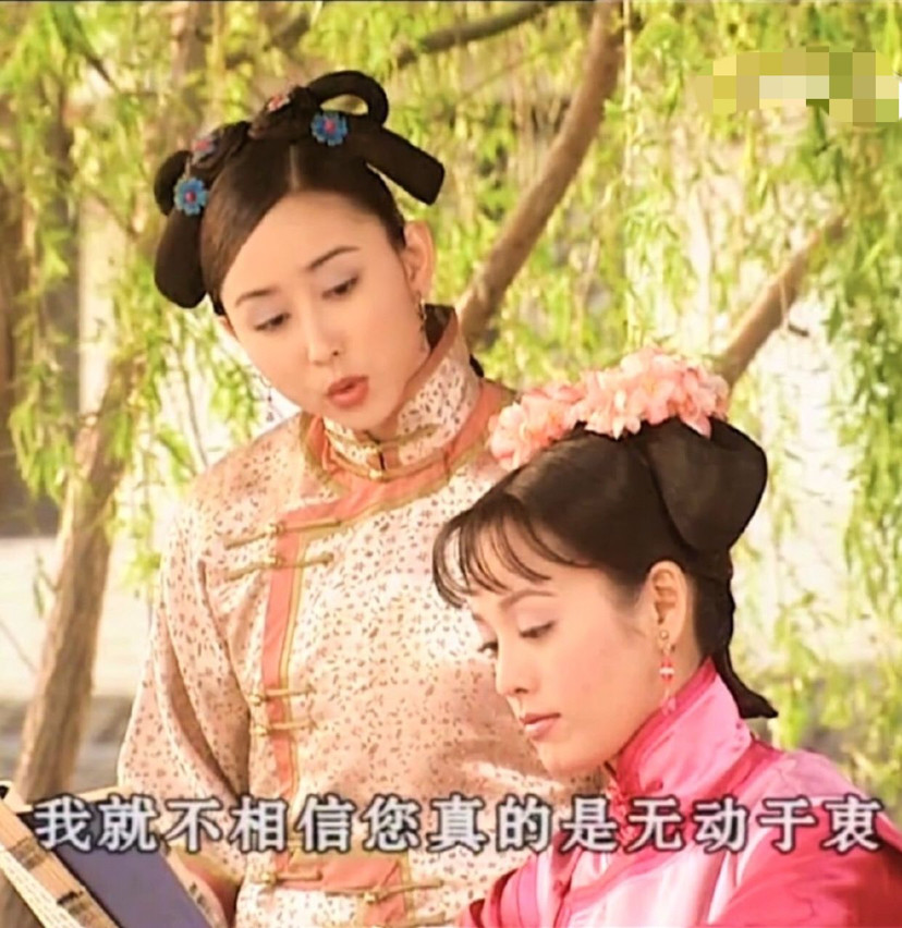 胡静|宁静在参赛，她的“丫鬟”胡静享受贵妇生活，在自家院子烧烤，太豪了