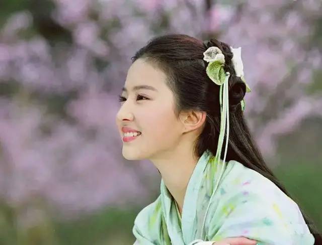 刘亦菲|12年17部电影，仅两部达到6分，刘亦菲已沦为“烂片女神”？