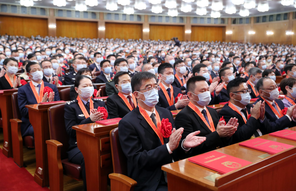 全国抗击新冠肺炎疫情表彰大会在京隆重举行