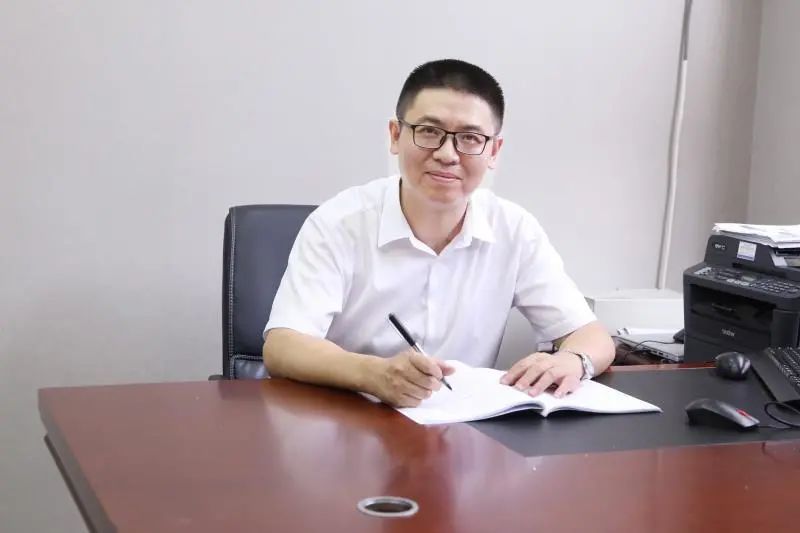 为之,则难者亦易矣"一直是温州第二高级中学书记,校长吴军的工作信条.