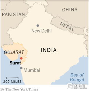 蘇拉特(surat)位於孟買北部250公里,西距坎貝灣23公里,位於塔普蒂河口