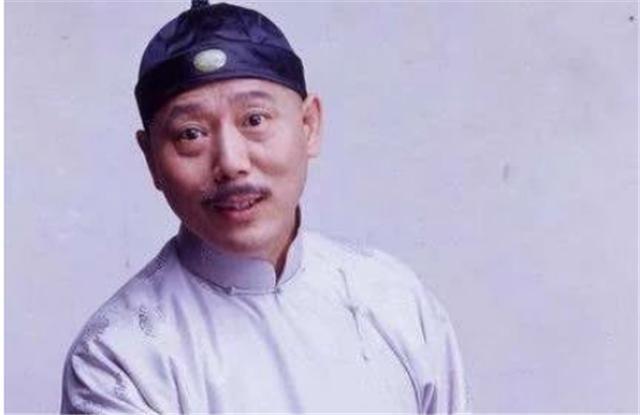 李成儒|“抛妻弃子”李成儒：二婚娶小18岁青衣，转身又恋小28岁演员