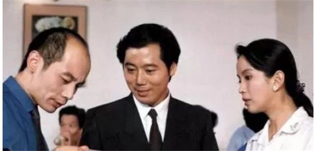 李成儒|“抛妻弃子”李成儒：二婚娶小18岁青衣，转身又恋小28岁演员