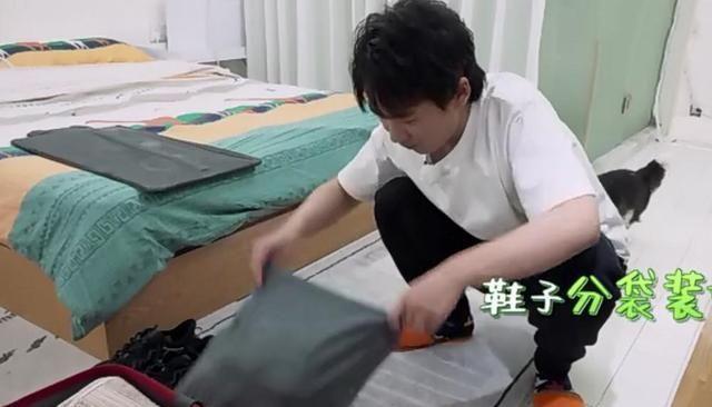 郭麒麟|郭麒麟为后妈庆生，被问想不想亲妈？7字回答暴露王惠真实地位