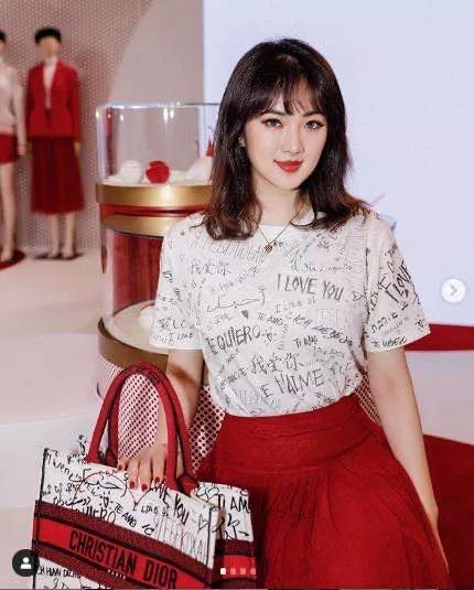 任正非|“华为小公主”上线，原来富养又拼命的女孩会长成这样