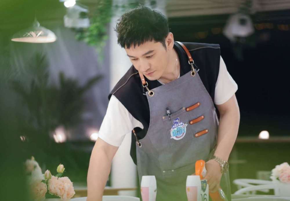 黄晓明|从“中年王子病”到“端水艺术家”，黄晓明这个夏天历险成功了吗？