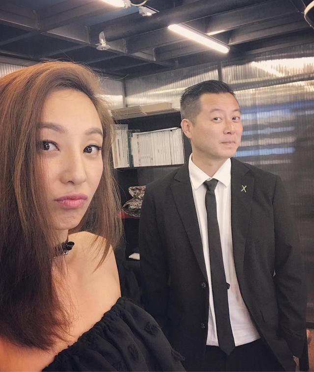 郑希怡(yumiko)与丈夫梁学储(andy)相恋8年后便结婚.