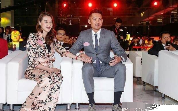 谢杏芳|林丹携儿子为太太谢杏芳庆生，惊喜礼物曝光，夫妻恩爱甜蜜合影