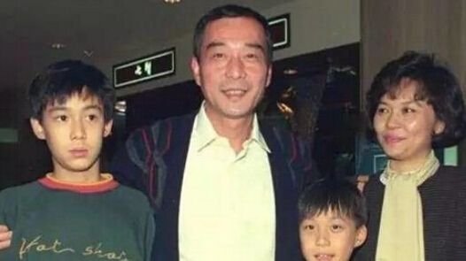 黑帮教父陈启礼去世,儿子陈楚河霸气放弃