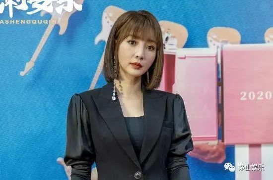 柳岩|柳岩谈网络恶评心态坦然，还劝妈妈道：没有艺人不被骂的