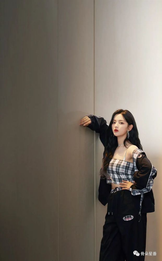 杨超越|杨超越：“村花”的演员逆袭路，能成吗？