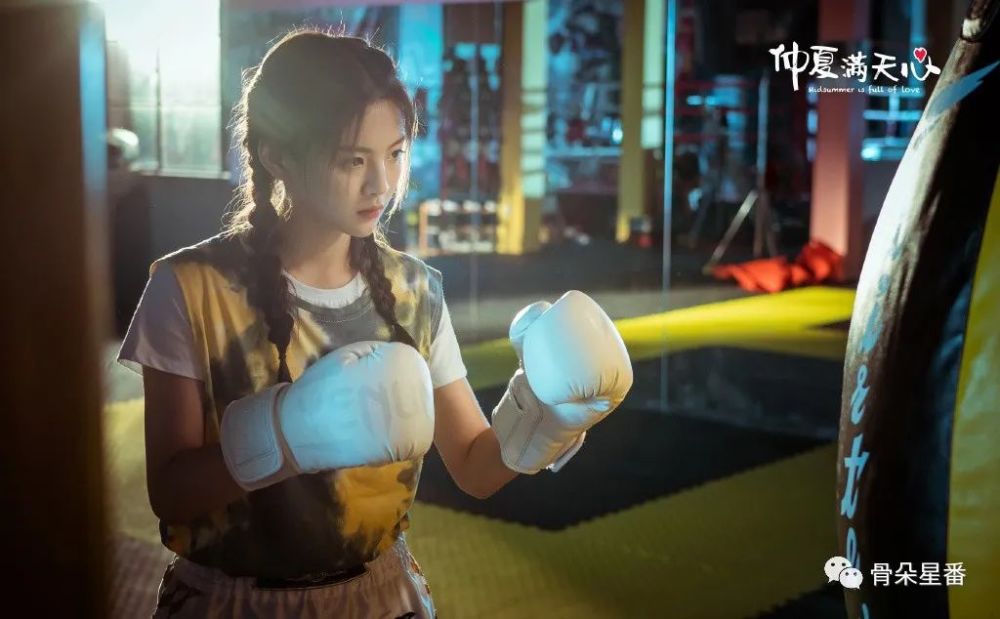 杨超越|杨超越：“村花”的演员逆袭路，能成吗？