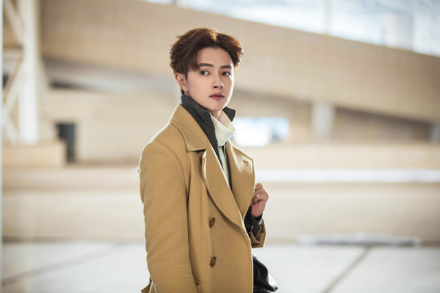 官鸿傲娇腹黑完美演绎穿盔甲的少女圆满收官