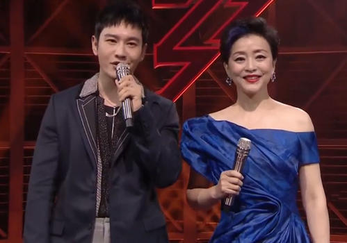 李斯丹妮|浪姐成团夜，李斯丹妮组四人为何非要换上粉红色衣服？