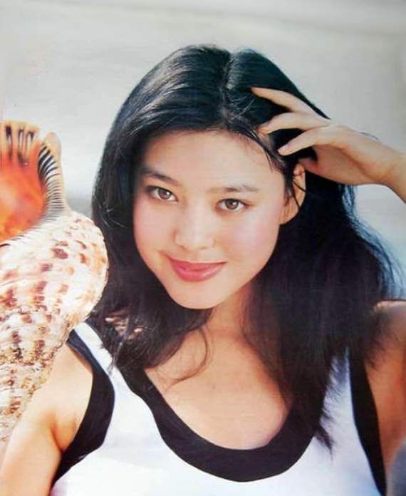 王祖贤|吊打张柏芝王祖贤的第一神颜，竟然被雪藏了30年……