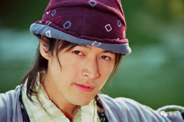 胡歌|滤镜红利第一人，明明剧中形象奇葩，却还是直男心中的好感度NO.1？