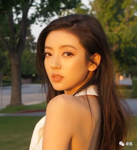 火山姐|她不是安以轩亲妹吗？怎么出道5年都没火，还被骂到差点退圈？