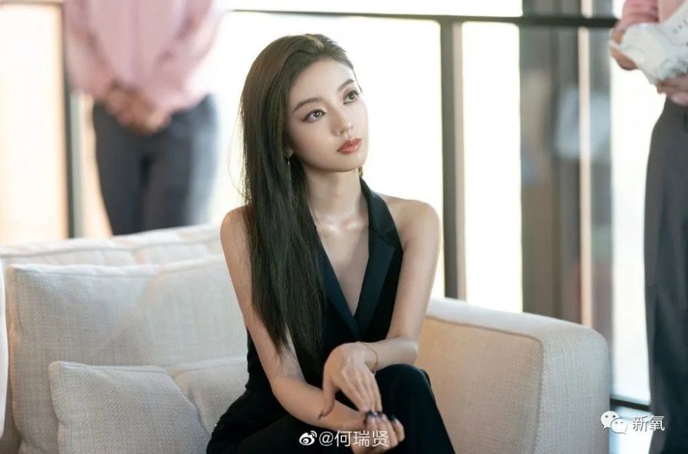 火山姐|她不是安以轩亲妹吗？怎么出道5年都没火，还被骂到差点退圈？