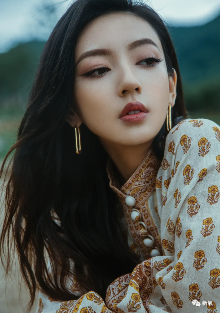 火山姐|她不是安以轩亲妹吗？怎么出道5年都没火，还被骂到差点退圈？