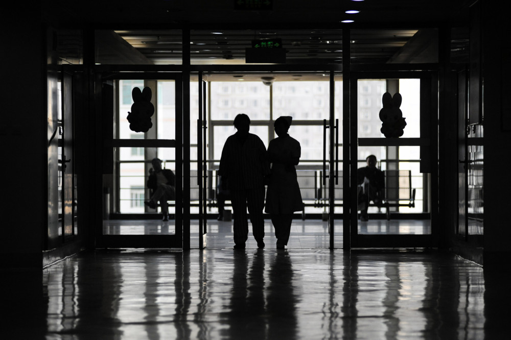 适老化改造|北京晚报评论：每年4000万老人在家跌倒！家庭不能成为养老的危险空间