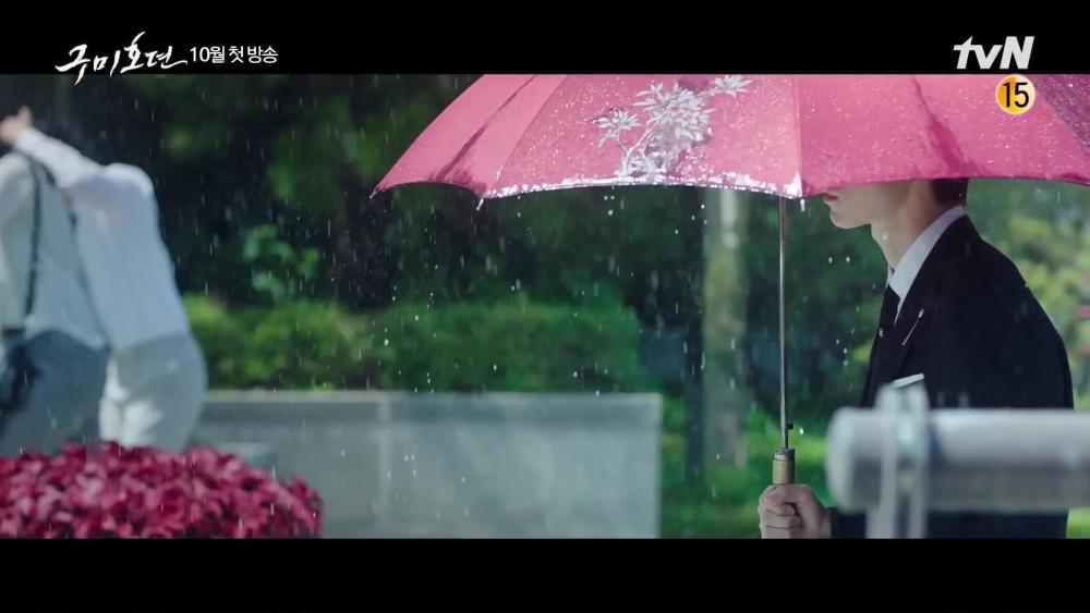 38岁李栋旭新剧发预告,面部塌陷被质疑过度整容,女主演技原地踏步