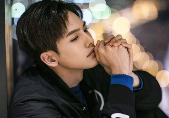 初恋了那么多年|王以纶《初恋了那么多年》定档9.14，双向暗恋的故事，百看不厌！