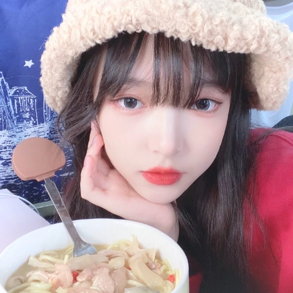 殷桃水雾女生头像你看这个人嘴里说喜欢我却让我这么难过