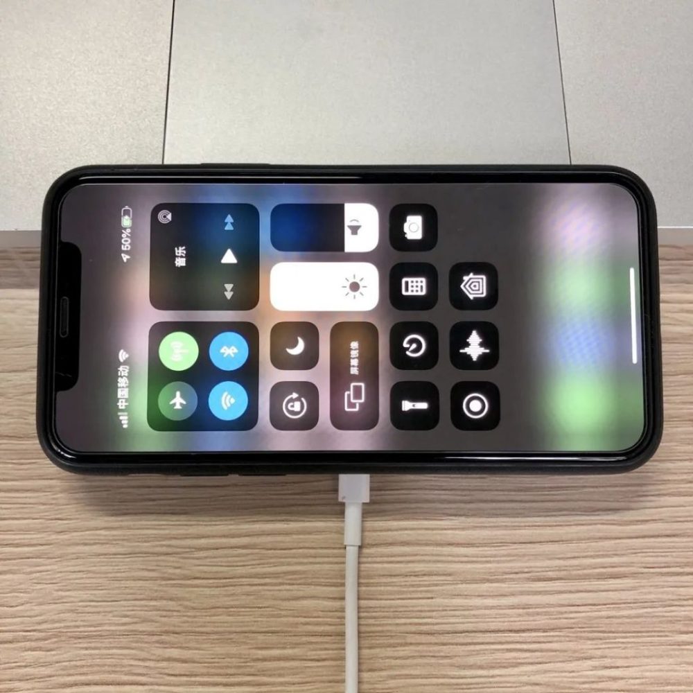 中国工程师自己研发iPhone 12磁吸无线充