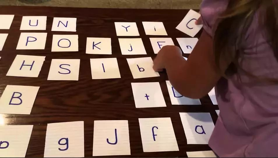 真慧學14個英語互動小遊戲 教孩子輕松學英語 教育嬰兒書大全