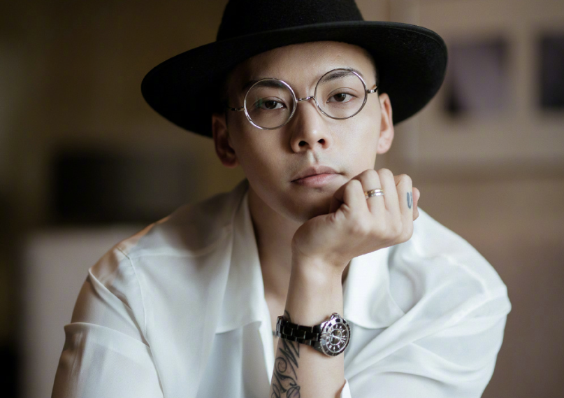 蔡卓妍|深扒阿Sa情史：离过一次婚，曾与陈伟霆相恋，又被传与新男友分手