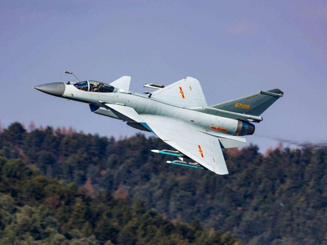 印度阵风打破南亚平衡,巴基斯坦求助我国,想一口气买下30架歼10