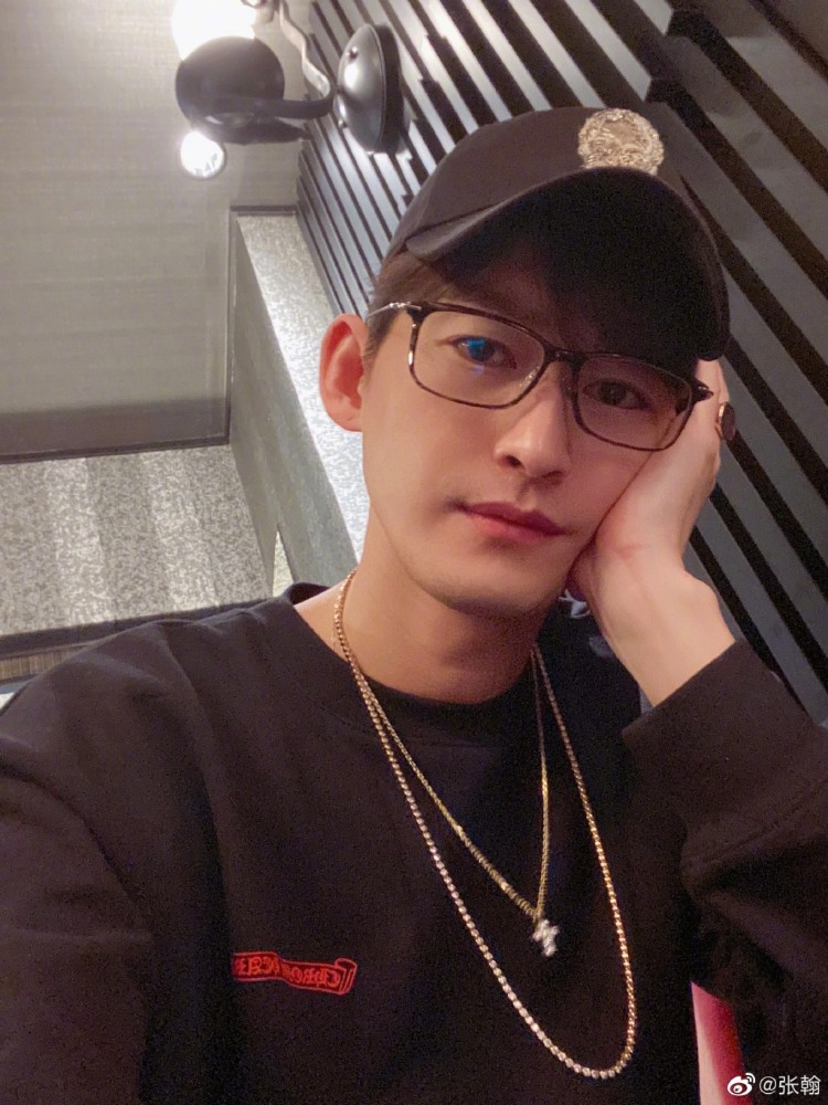 张翰|张翰谈初恋却扯出郑爽，粉丝着急辟谣：她是第五任！