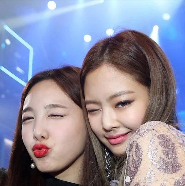 blackpink成员金智妮星光灿烂的友谊圈的6位爱豆