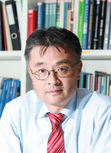 沈景华教授(图片来源:苏州大学官网)沈景华指出,"产学研用"融合十分