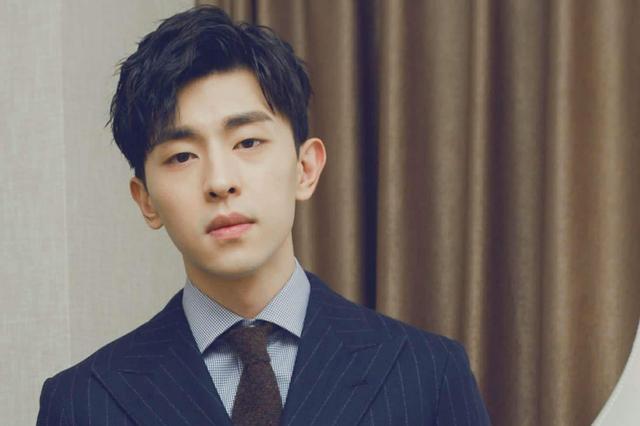 邓伦|邓伦：一手好牌快打烂的男明星，求你快去演戏，别扎堆综艺了