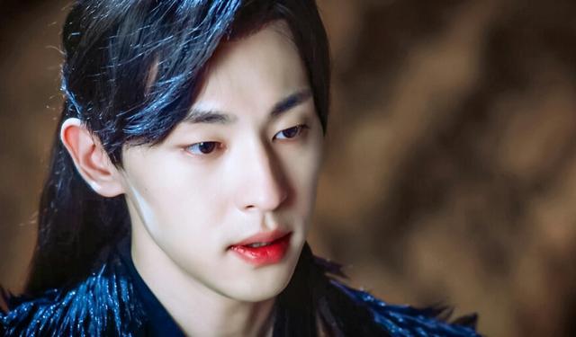 邓伦|邓伦：一手好牌快打烂的男明星，求你快去演戏，别扎堆综艺了