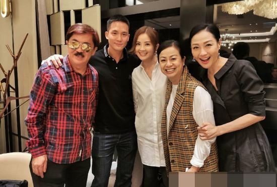 蔡卓妍|港媒曝阿Sa与百亿太子爷分手，与容祖儿、阿娇一样成“黄金剩女”